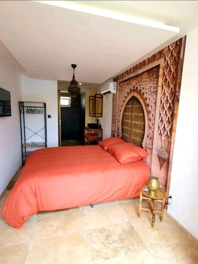 Suite Jaccuzzi En Camargue Port-Saint-Louis-du-Rhone Bagian luar foto