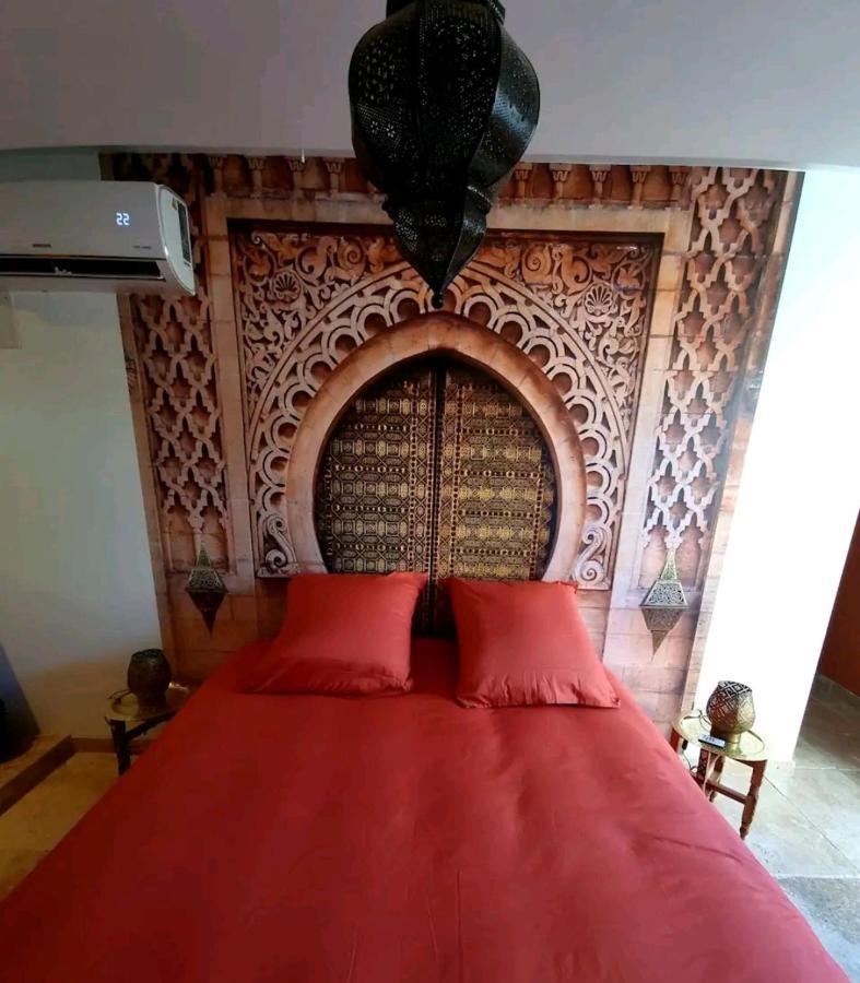 Suite Jaccuzzi En Camargue Port-Saint-Louis-du-Rhone Bagian luar foto